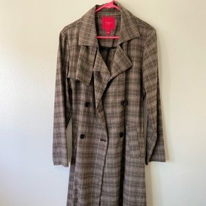 Jennifer Lopez trench coat